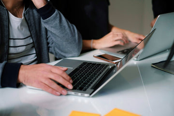 Laptops reacondicionadas en Perú 2025: guía para elegir por marca, procesador y garantía
